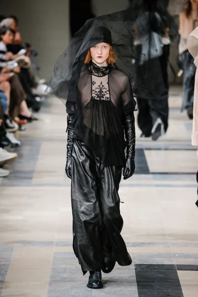 Look 29